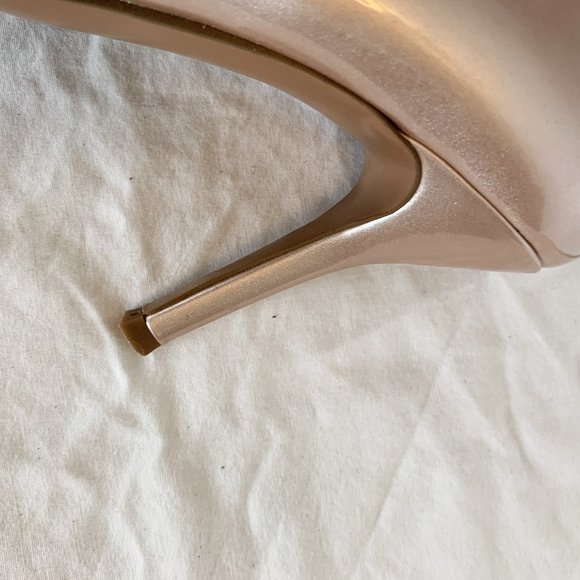 Nine West pointy toe pumps, 3" heels - Picture 3 of 5